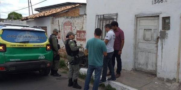 Corpo de homem morto a facadas é encontrado em residência em Floriano.(Imagem:Oxen.com)