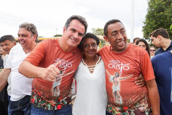No Domingo de Páscoa, Joel e Ciro participam de procissão no meio da multidão no Centro de Teresina(Imagem:Ascom)