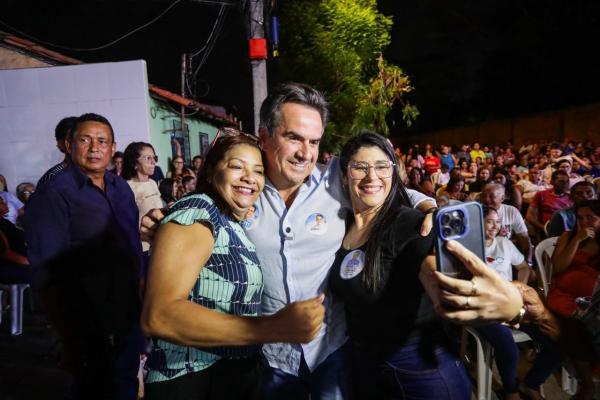 Ciro participa de eventos com multid&atilde;o e diz ter orgulho de ser o 