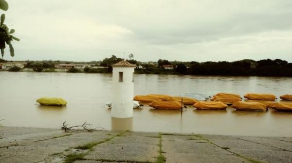 Aumento no volume do Rio Parna&iacute;ba anima moradores de Floriano.(Imagem:FlorianoNews)