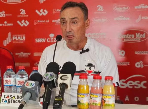 Roberto Fonseca, t&eacute;cnico do River-PI.(Imagem:Pablo Cavalcante)