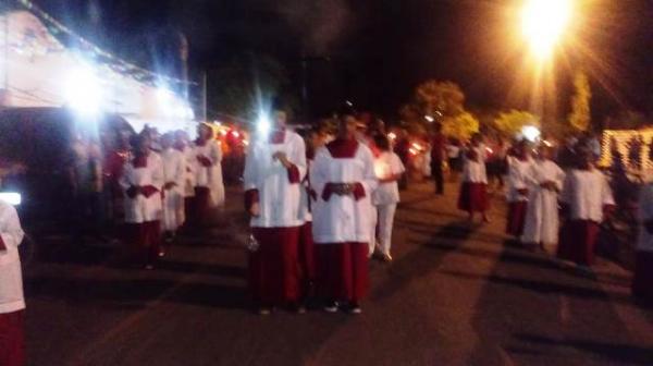 F&eacute; e devo&ccedil;&atilde;o marcam encerramento dos festejos de Santa Cruz em Floriano.(Imagem:FlorianoNews)