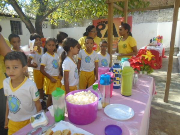 Escola Mega oferece caf&eacute; da manh&atilde; em homenagem ao Dia dos Pais.(Imagem:FlorianoNews)
