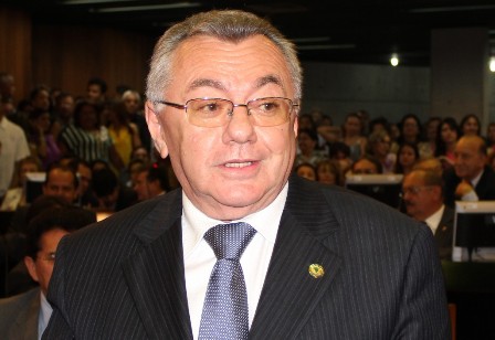 Kléber Eulálio deixa prefeitura de Picos e assume conselho do TCE-PI