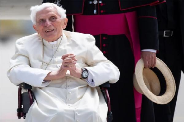 Papa Bento XVI morre aos 95 anos