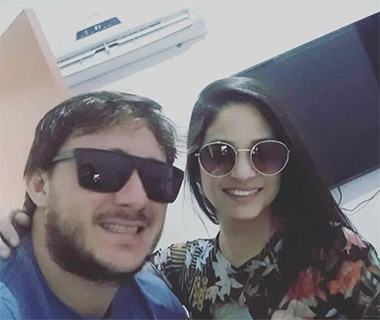 Anuxa tem alta de hospital após ser atropelada pelo namorado