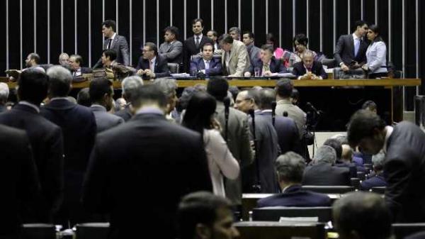 10 deputados mudaram de posicionamento na 2ª denúncia contra Temer