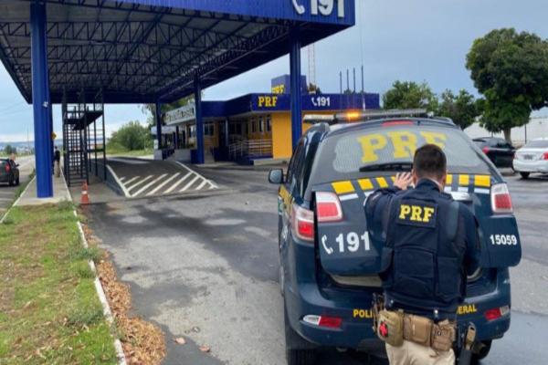 Homem com mandado de prisão em aberto é preso pela PRF em Floriano