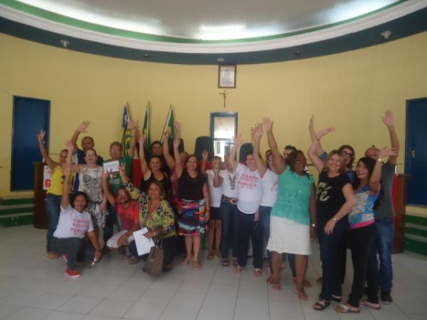 Após 5ª rodada de negociações, professores decidem manter greve.(Imagem:FlorianoNews)
