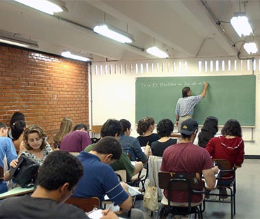 Aplicativo do Canal Educação dispõe de Simulado Comentado para Enem