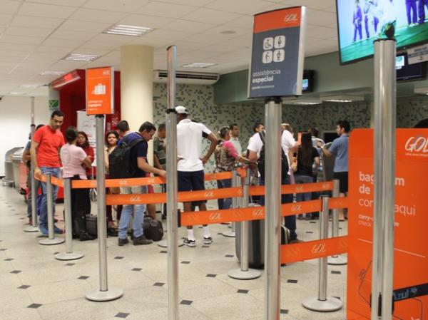 Fumaça em turbina força avião a voltar para Teresina e assusta passageiros