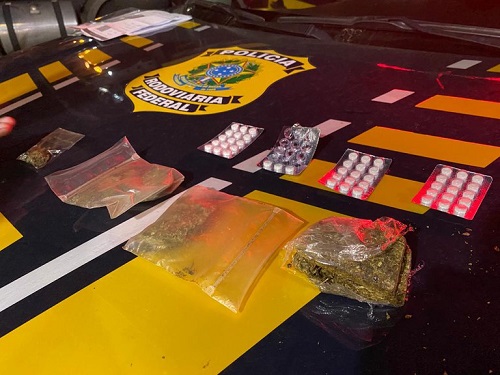 PRF prende caminhoneiro por conduzir carreta sob o efeito de drogas na BR 230, em Floriano