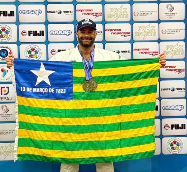 Judoca piauiense conquista pentacampeonato sul-americano e amplia destaque do Piauí