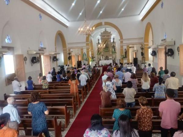 Missa celebra S&atilde;o Pedro de Alc&acirc;ntara e Dia do Piau&iacute; em Floriano.(Imagem:FlorianoNews)