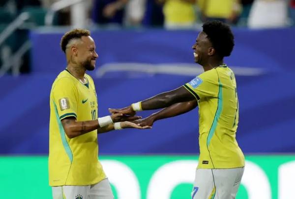 Vin&iacute;cius J&uacute;nior foi destaque na partida que tamb&eacute;m contou com retorno de Neymar &agrave; Sele&ccedil;&atilde;o Brasileira.(Imagem:REUTERS/Amanda Perobelli/)