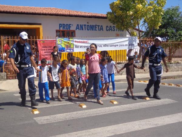 Projeto conscientiza comunidade escolar sobre seguran&ccedil;a no tr&acirc;nsito.(Imagem:FlorianoNews)