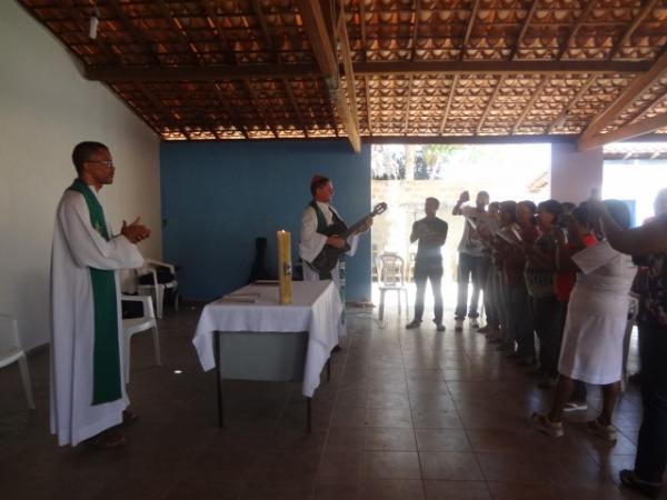 Paroquianos de Bar&atilde;o de Graja&uacute; lan&ccedil;am projeto de espiritualidade.(Imagem:FlorianoNews)