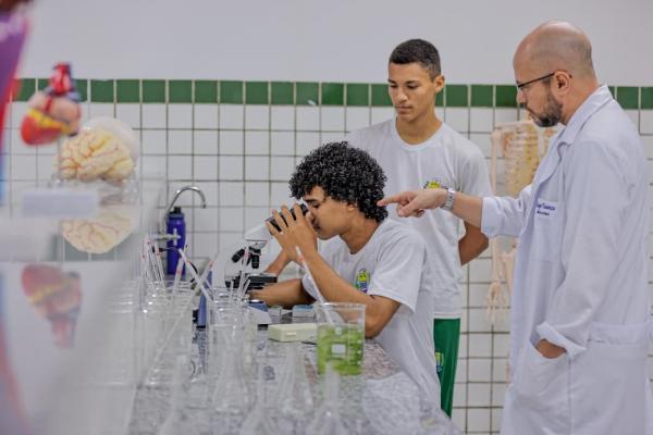 Governador detalha ações para ampliar acesso à educação e levar ensino superior a 28 microrregiões do Piauí(Imagem:Gabriel Paulino)