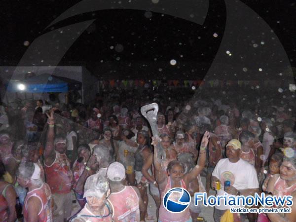 Bloco Os Papeleiros abre o carnaval de Bar&atilde;o de Graja&uacute; com o tradicional Z&eacute; Pereira. (Imagem:FlorianoNews)