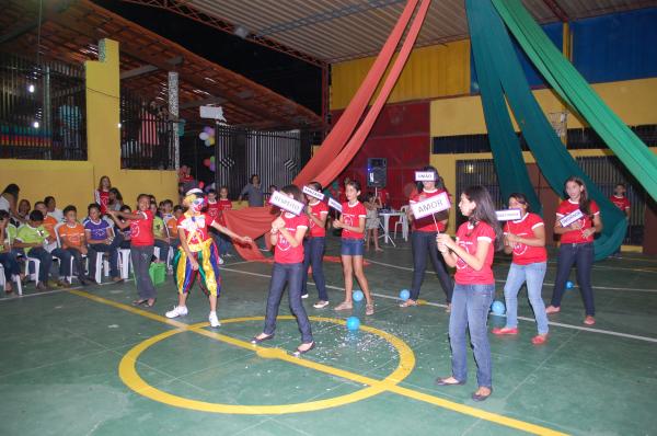 Alunos da Escola Pequeno Pr&iacute;ncipe participaram do II Sarau e lan&ccedil;amento de livro.(Imagem:EPP)