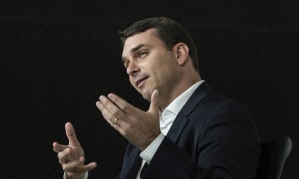 Gilmar Mendes defere liminar pró Flavio Bolsonaro