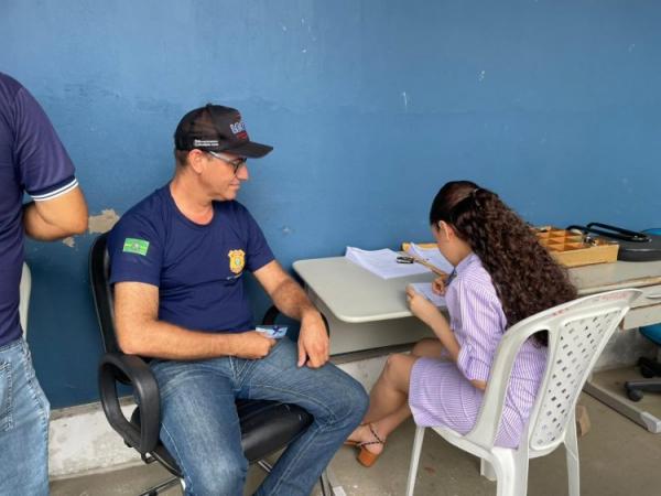  Motoristas do munic&iacute;pio recebem a&ccedil;&otilde;es de sa&uacute;de na Campanha Novembro Azul(Imagem:Secom)
