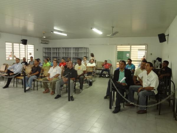 Reuni&atilde;o sobre propaganda eleitoral &eacute; realizada no F&oacute;rum.(Imagem:FlorianoNews)