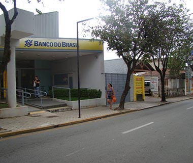 Família de funcionário de banco é sequestrada e bandidos roubam R$ 300 mil
