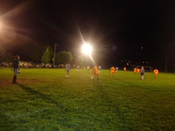 Tiradentes vence por 2x1 equipe do Ferrovi&aacute;rio em partida pelo Campeonato dos Quarent&otilde;es.(Imagem:FlorianoNews)