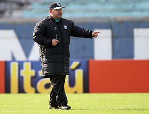 Mais uma troca no Grêmio: Julinho Camargo está fora, e Roth é alvo