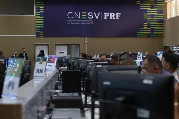 Painel de monitoramento com representante de todos os estados e DF. (Imagem:Valter Campanato/Ag&ecirc;ncia Brasil)