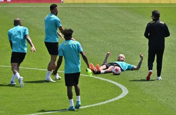 Neymar leva pis&atilde;o e vira d&uacute;vida para amistoso(Imagem:Divulga&ccedil;&atilde;o)