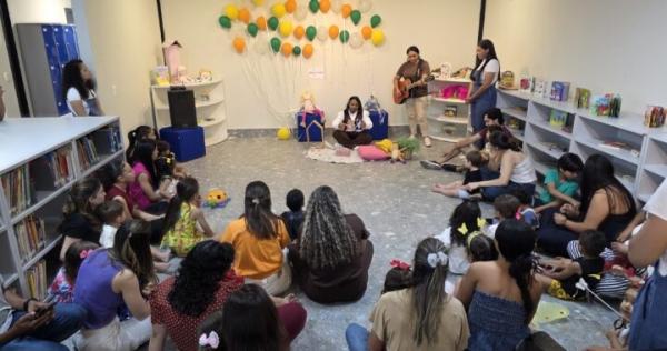 Bebeteca re&uacute;ne crian&ccedil;as e fam&iacute;lias em tarde de brincadeiras e leitura no Sesc Floriano.(Imagem:Divulga&ccedil;&atilde;o)
