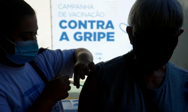 Campanha de vacinação contra gripe começa em todo o país
