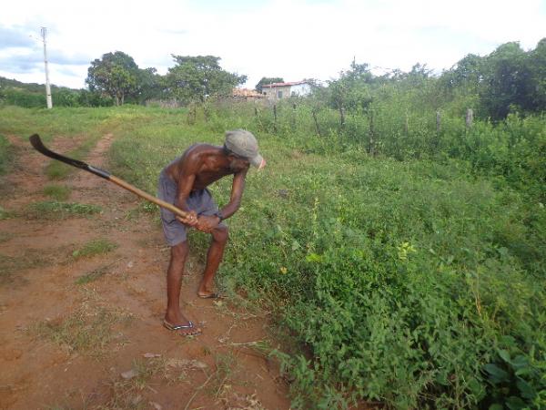 Den&uacute;ncias revelam situa&ccedil;&atilde;o prec&aacute;ria de ruas de Floriano.(Imagem:FlorianoNews)