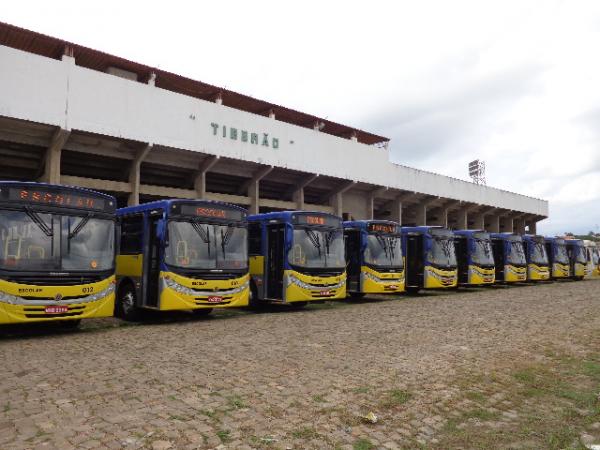 Nova empresa para transporte de alunos da rede municipal de Floriano passa por vistoria
