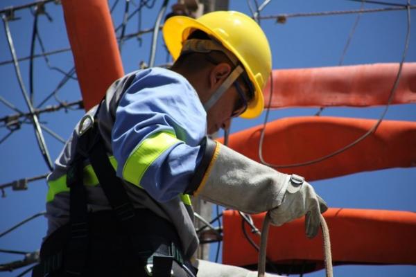 Empresários são autuados suspeitos de furto de energia no litoral do Piauí