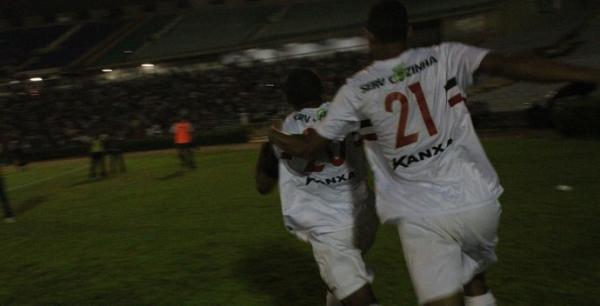 Fabinho e Lucas Bacelar marcam na vit&oacute;ria por 3 a 0 diante do Estanciano.(Imagem:Emanuele Madeira)
