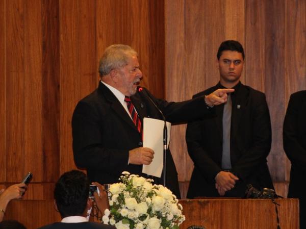 No Piauí, ex-presidente Lula defende cortes para o país não quebrar