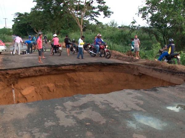Após 15 dias, cratera é fechada e tráfego liberado na estrada da Alegria