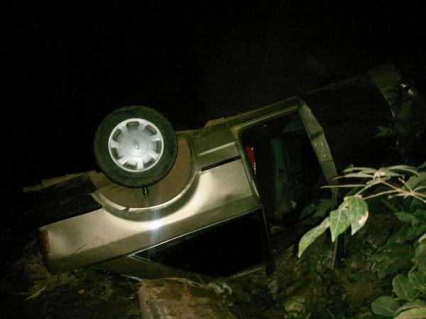 Carro capota e quatro pessoas ficam feridas na PI 130.(Imagem:Divulga&ccedil;&atilde;o)