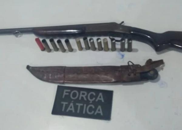 PM apreende arma em bloqueio na vicinal do bairro Cajueiro II