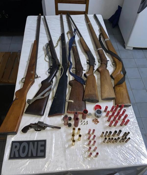 Pai suspeito de violência doméstica contra a própria filha é preso com oito armas em Teresina