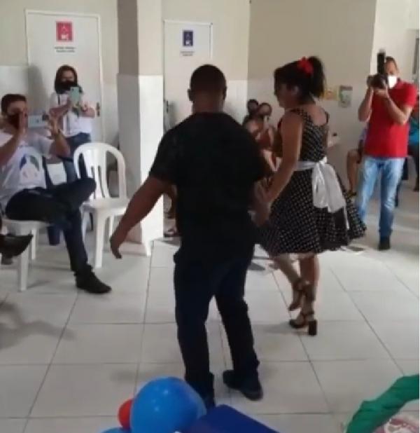 Alunos fazem apresenta&ccedil;&atilde;o art&iacute;stica(Imagem:Reprodu&ccedil;&atilde;o)