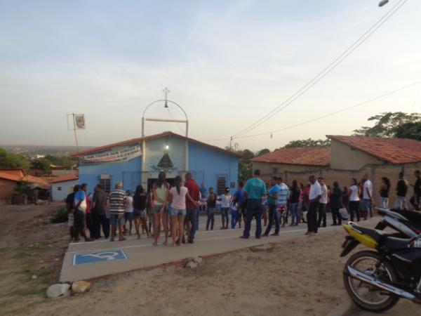 Comunidade florianense celebra abertura dos festejos de Nossa Senhora Aparecida