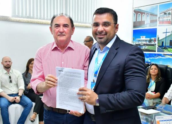 Minha Casa, Minha Vida: Prefeito Antônio Reis assina contratos para a construção de 372 casas(Imagem:Divulgação/Secom)