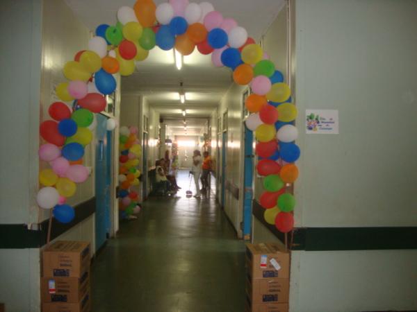 Corredor do Hospital de Floriano enfeitado para o dia das Crian&ccedil;as(Imagem:reda&ccedil;&atilde;o)