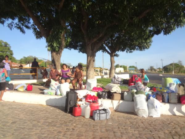 Romeiros florianenses viajam para Canind&eacute; e Juazeiro.(Imagem:FlorianoNews)