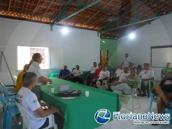 Presidente do PPL apresenta estatuto &agrave; Associa&ccedil;&atilde;o de Ex-Combatentes.(Imagem:FlorianoNews)
