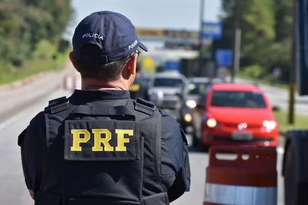 É #FAKE que Polícia Rodoviária Federal abriu inscrição para concurso; site falso aplica golpe